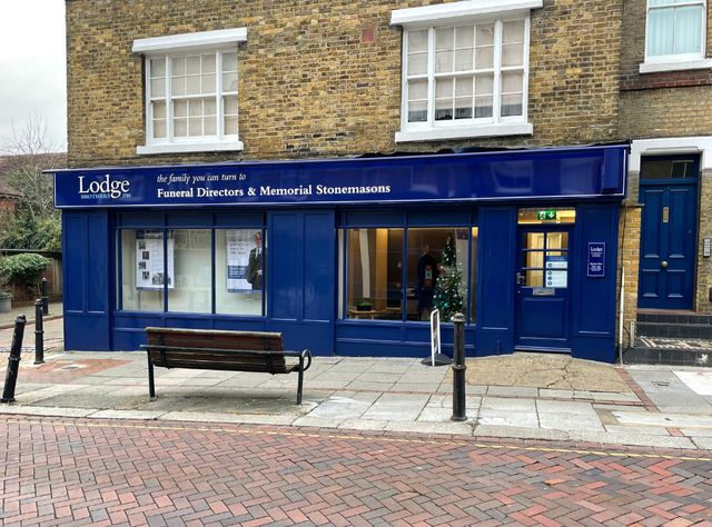 Lodge Brothers - Funeral Directors Roehampton