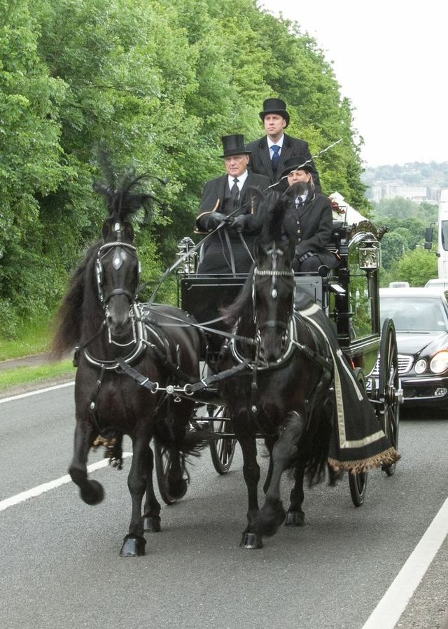 Edd Frost & Daughters Family Funeral Directors