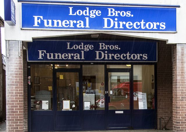 Lodge Brothers - Funeral Directors Yiewsley