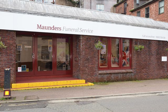 Maunders Funeral Service