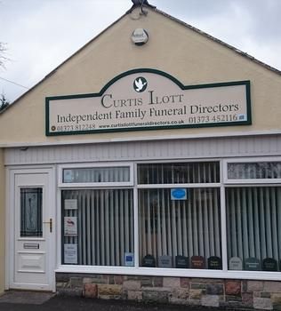 Curtis Ilott Independent Family Funeral Directors & Monumental Masons